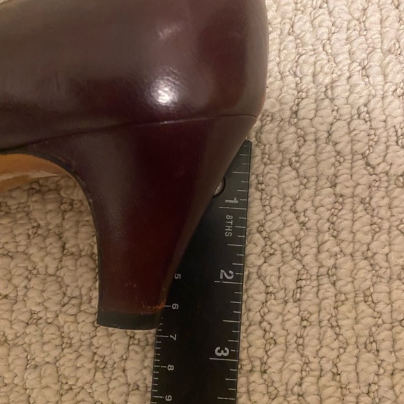 Salvatore Ferragamo Vintage Red 2.5” Heel Pumps Women Sz 7B Made in Italy - Picture 14 of 14